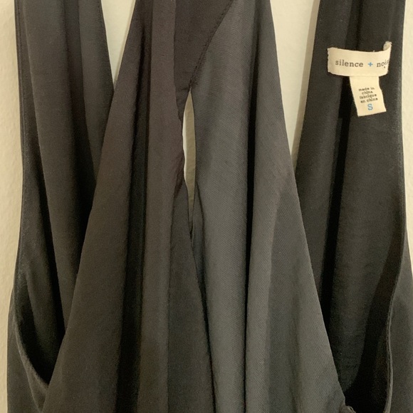 Silence + Noise Backless Halter Top - Picture 6 of 7